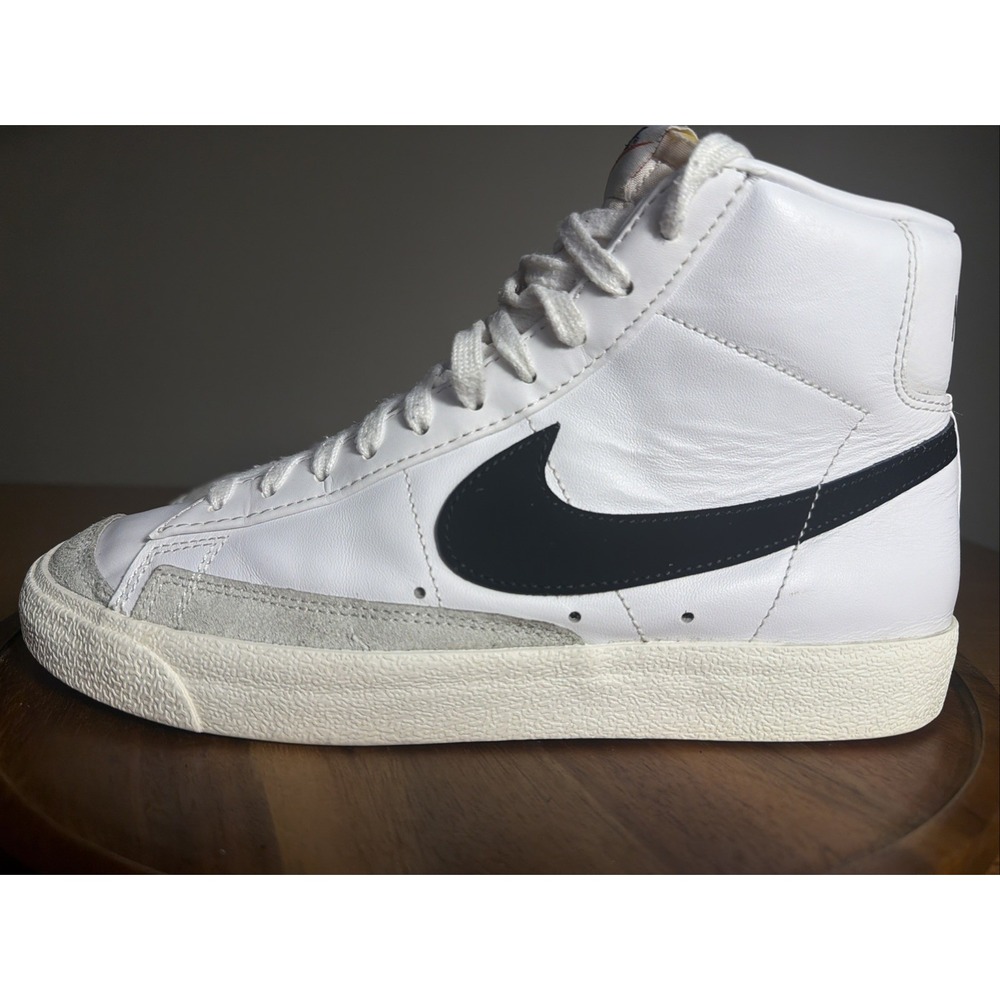 Nike Blazer Mid '77 Vintage Womens Size 10 White Black Athletic Shoes Sneakers